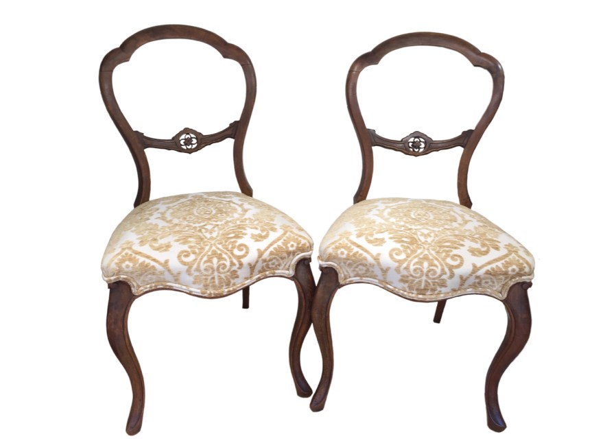 Image of the finished Dining Chairs with link to the project details