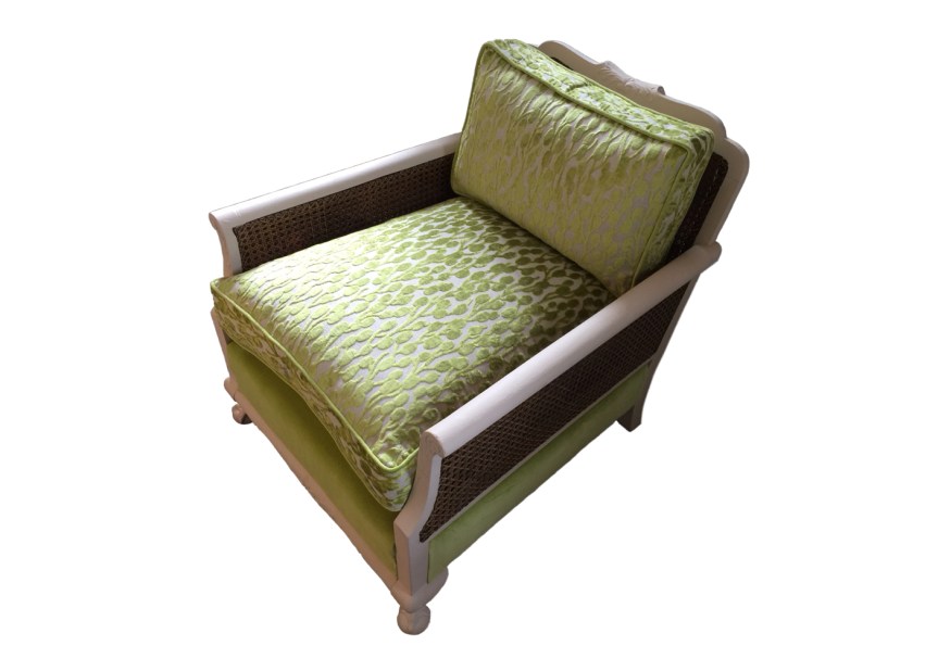 Image of a completed Armchair from the Wicker Suite with link to the project documentation