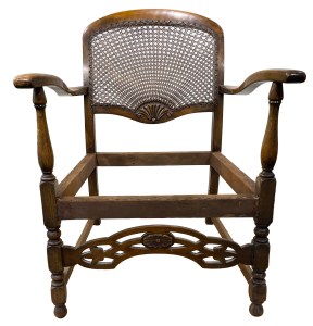 The clean frame - ready for a new seat